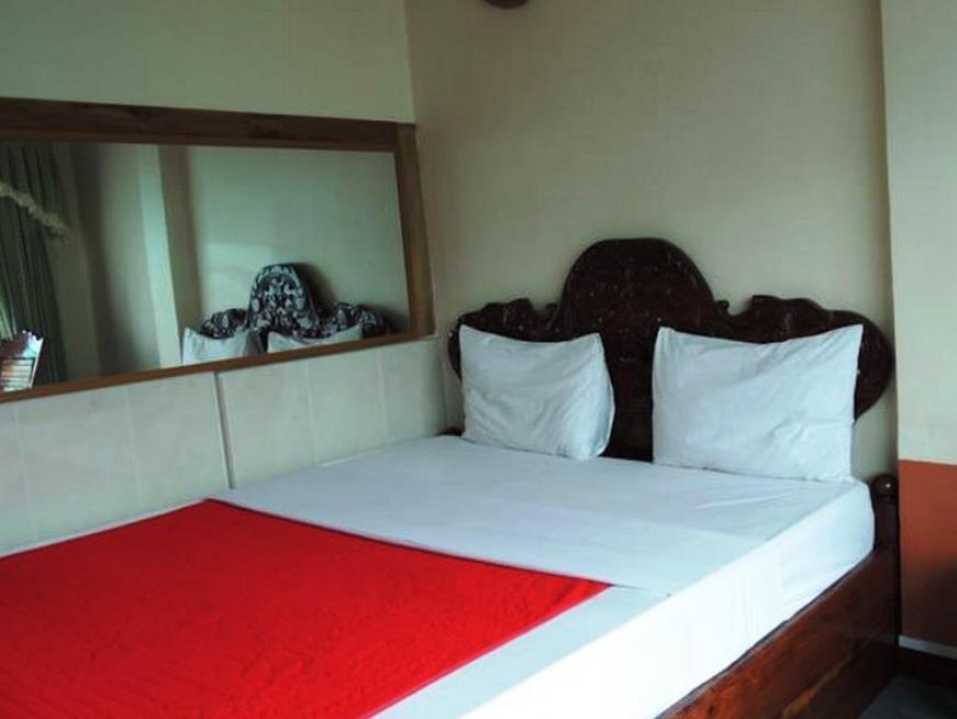Thy Ny Hotel Battambang Bagian luar foto