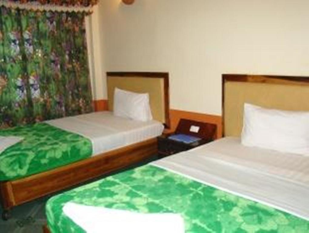 Thy Ny Hotel Battambang Bagian luar foto