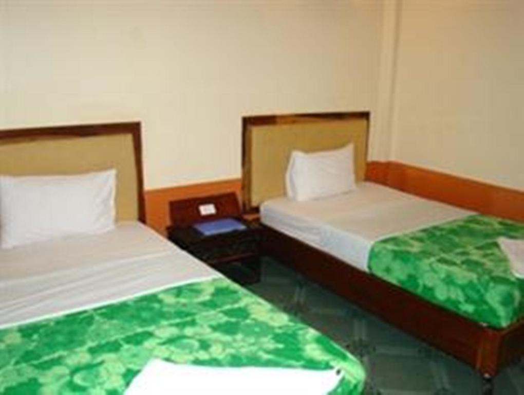 Thy Ny Hotel Battambang Bagian luar foto