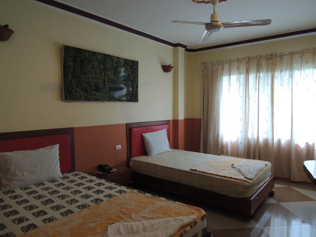 Thy Ny Hotel Battambang Bagian luar foto