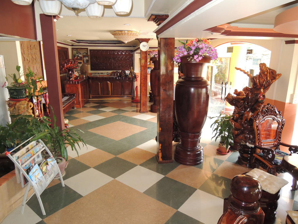 Thy Ny Hotel Battambang Bagian luar foto
